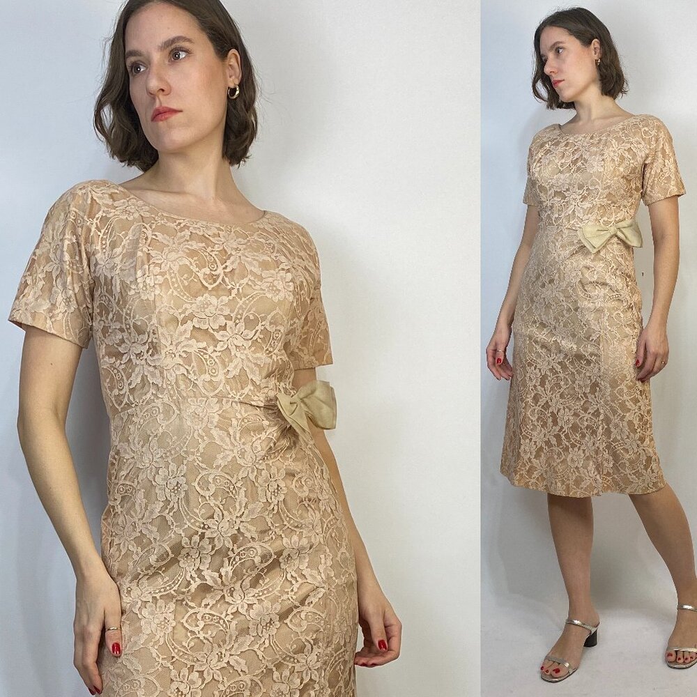 Vintage 1950s LACE WIGGLE Dress with BOW -- Size 6
